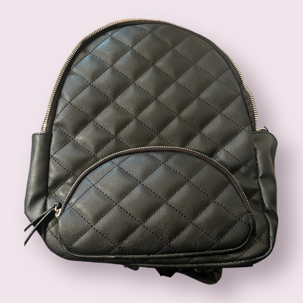 🖤 Chic Black Quilted Mini Backpack - Picture 4 of 8